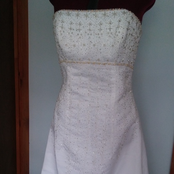 Justin Brandon Dresses & Skirts - White/Gold size 14 NWOT